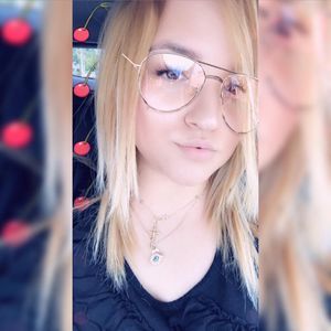 Meet your Posher, Melisa